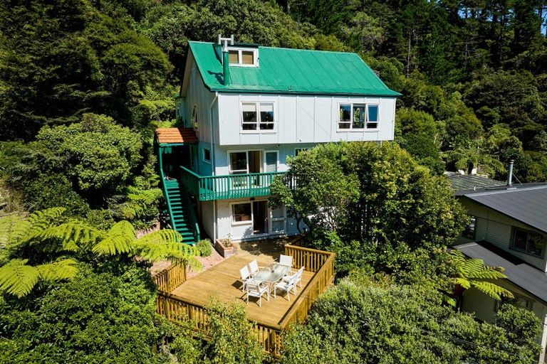 Photo of property in 55 Rona Street, Eastbourne, Lower Hutt, 5013