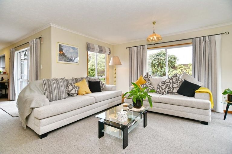 Photo of property in 15 Autumn Place, Mairehau, Christchurch, 8052