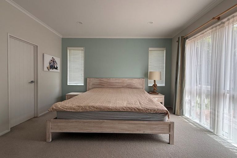 Photo of property in 66 Harrowglen Drive, Northcross, Auckland, 0630