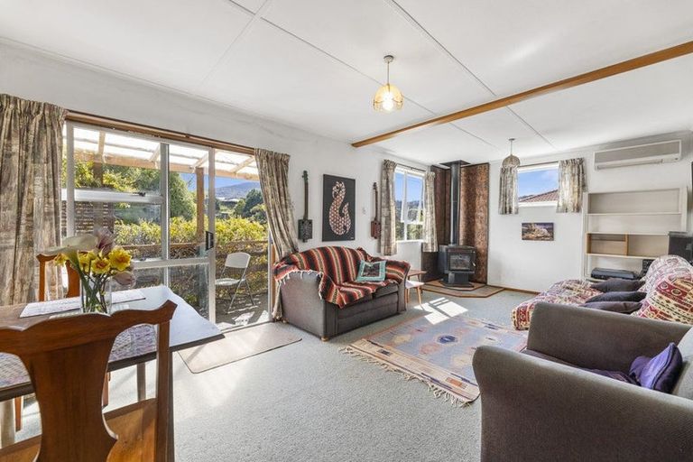 Photo of property in 2 Fraser Street, Roseneath, Port Chalmers, 9023