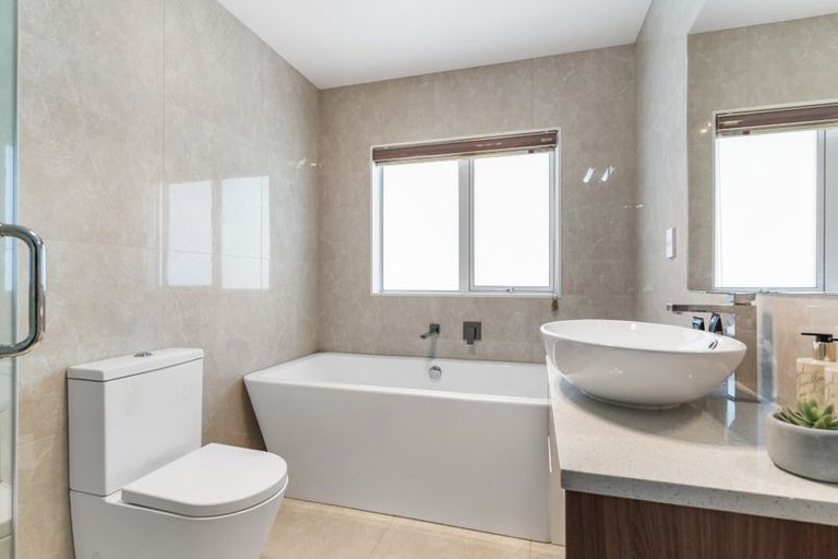 Photo of property in 415 Ormiston Road, Flat Bush, Auckland, 2019