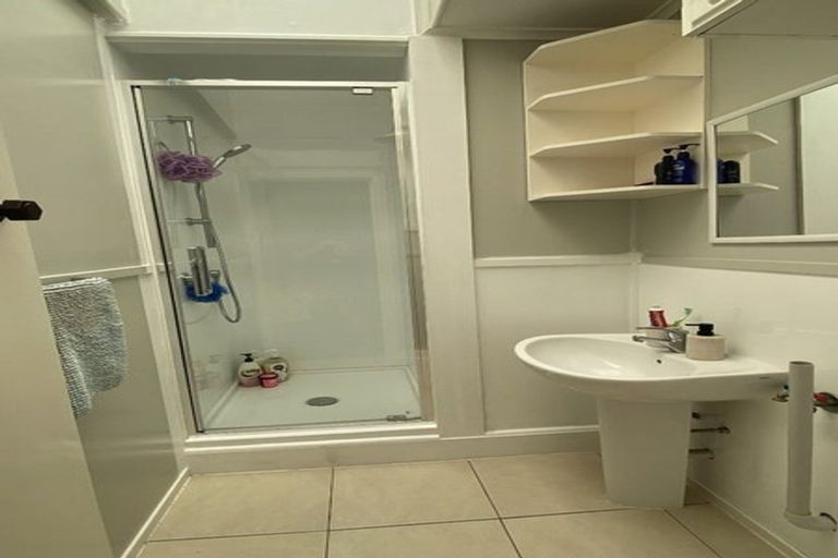 Photo of property in 7 Mcleod Street, Helensville, 0800