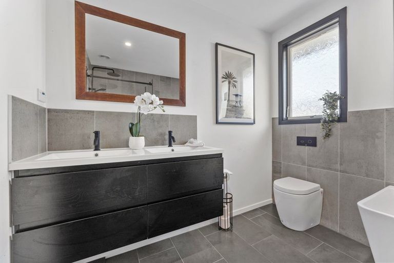 Photo of property in 43 Tararua Terrace, Cloverlea, Palmerston North, 4412