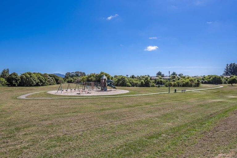 Photo of property in 25 Jade Lane, Paraparaumu, 5032