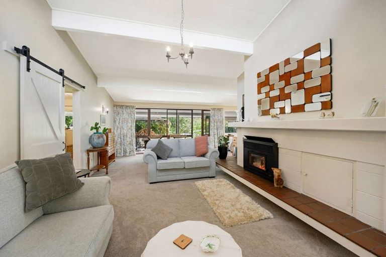 Photo of property in 72 Puketapu Road, Taradale, Napier, 4112