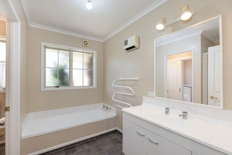 Photo of property in 16 Wharepapa Grove, Motueka, 7120