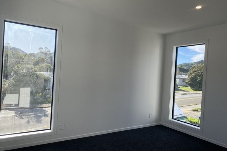 Photo of property in 30 Collins Avenue, Tawa, Wellington, 5028