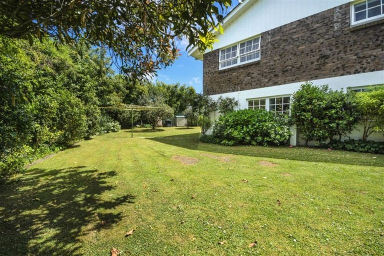Photo of property in 7 Jessmae Place, Hillcrest, Auckland, 0627