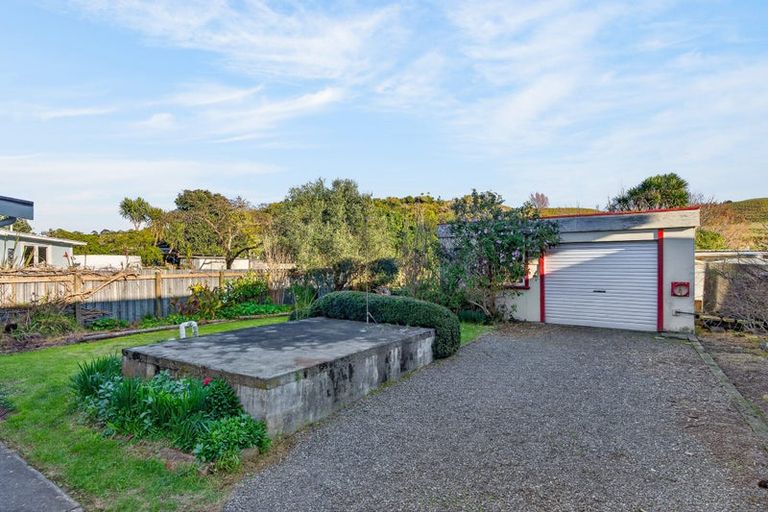 Photo of property in 44 Pinedale Crescent, Riversdale Beach, Masterton, 5872