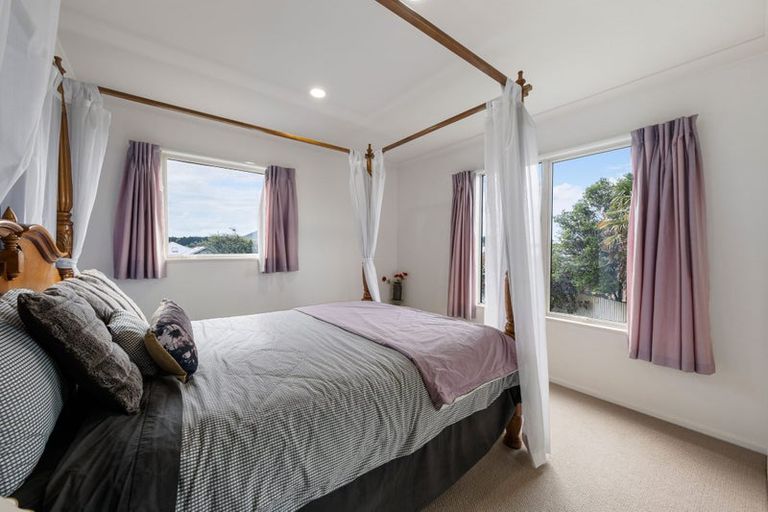 Photo of property in 9 Evergreen Place, Parklands, Christchurch, 8083