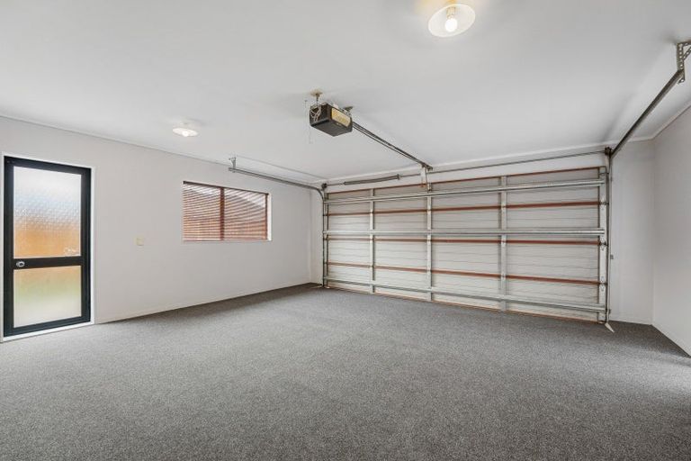 Photo of property in 23 Greenwood Place, Fitzherbert, Palmerston North, 4410