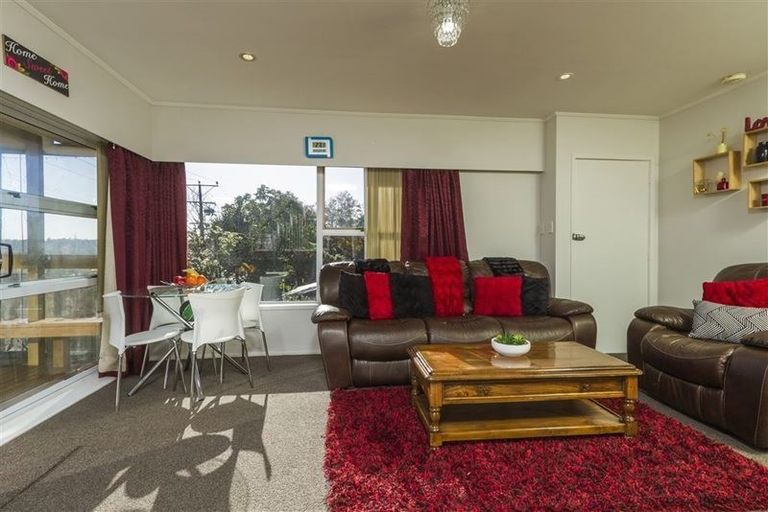 Photo of property in 1/65 High Road, Glenfield, Auckland, 0629