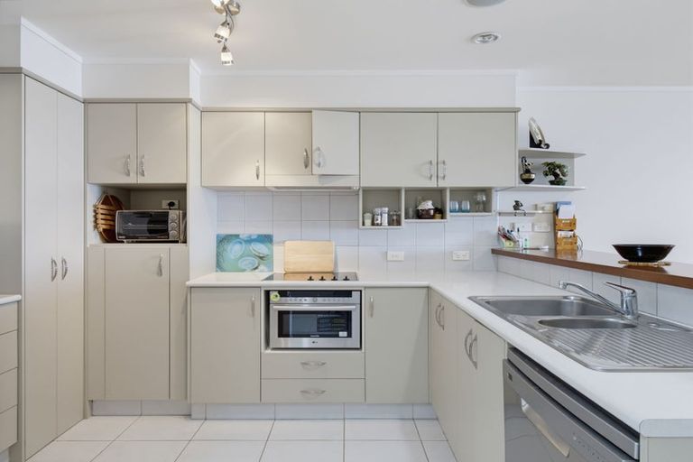 Photo of property in Beachpoint Apartments, 2/5 West End Road, Ohope, 3121