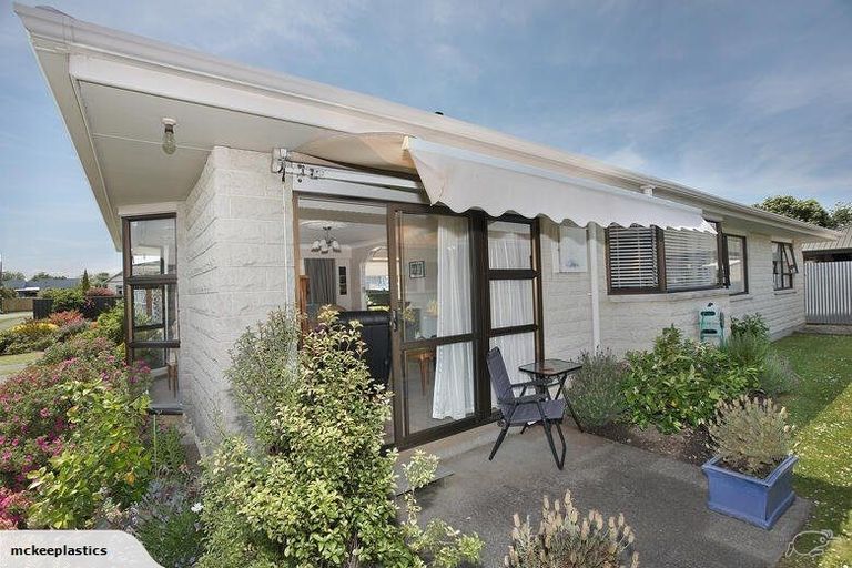 Photo of property in 43 Cedar Crescent, Feilding, 4702