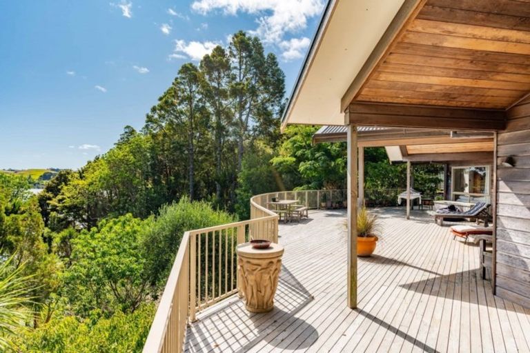 Photo of property in 467 Heatley Road, Whakapirau, Maungaturoto, 0583