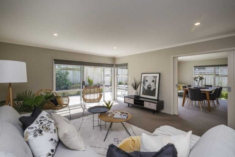 Photo of property in 1 Lorenzo Place, Kelvin Grove, Palmerston North, 4414