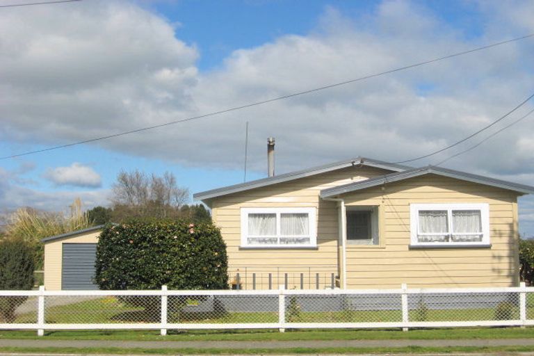 Photo of property in 38 Bridge Street, Edgecumbe, 3120