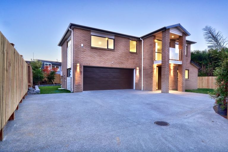 Photo of property in 4136a Great North Road, Glendene, Auckland, 0602