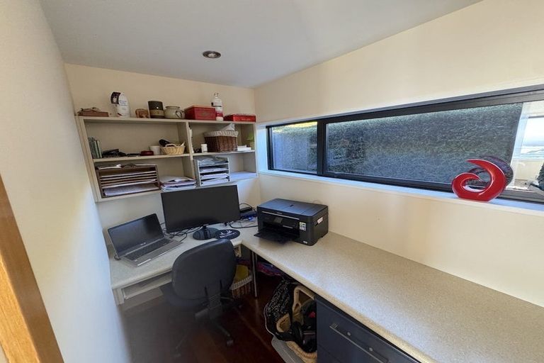 Photo of property in 2 Clearview Lane, Mount Pleasant, Christchurch, 8081