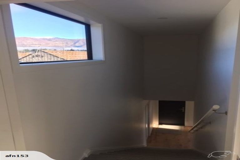 Photo of property in 1 Alandale Place, Wanaka, 9305