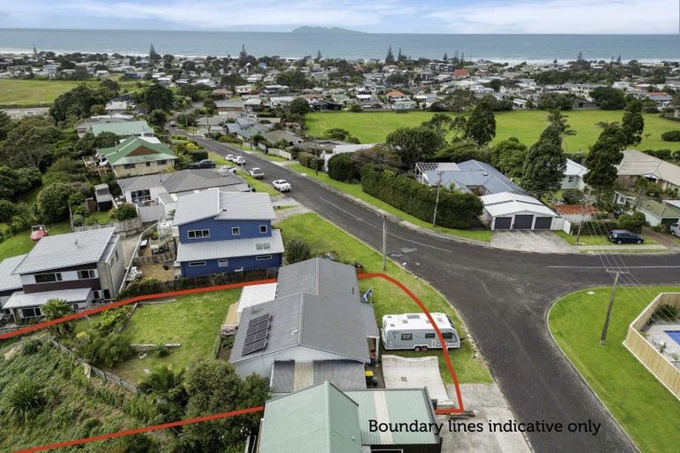 Photo of property in 1 Farm Road, Waihi Beach, 3611