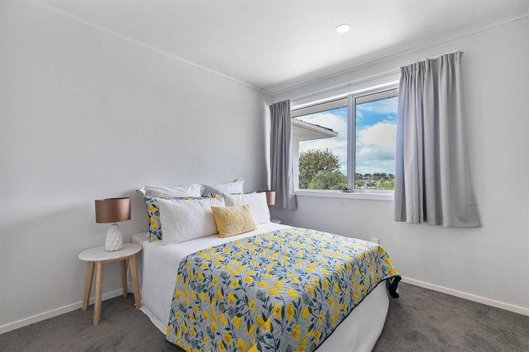 Photo of property in 52 Sycamore Drive, Sunnynook, Auckland, 0620