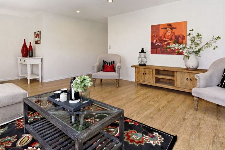 Photo of property in 4136a Great North Road, Glendene, Auckland, 0602