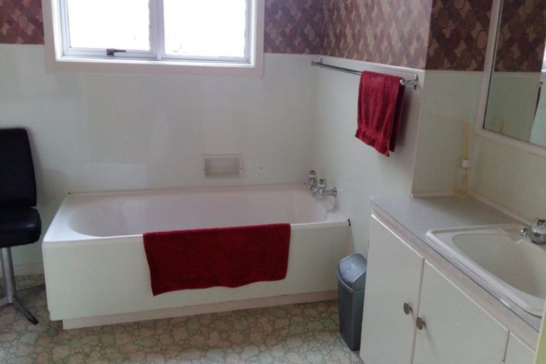 Photo of property in 9 Severn Place, Spotswood, New Plymouth, 4310