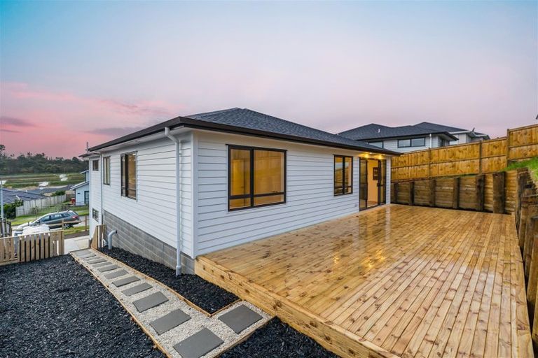 Photo of property in 34 Takurua Terrace, Orewa, 0931