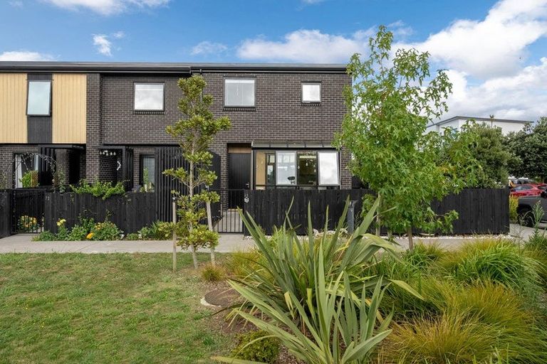 Photo of property in 68 Glidepath Road, Hobsonville, Auckland, 0616