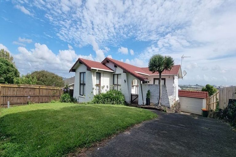 Photo of property in 28 Ellesmere Crescent, Pakuranga Heights, Auckland, 2010