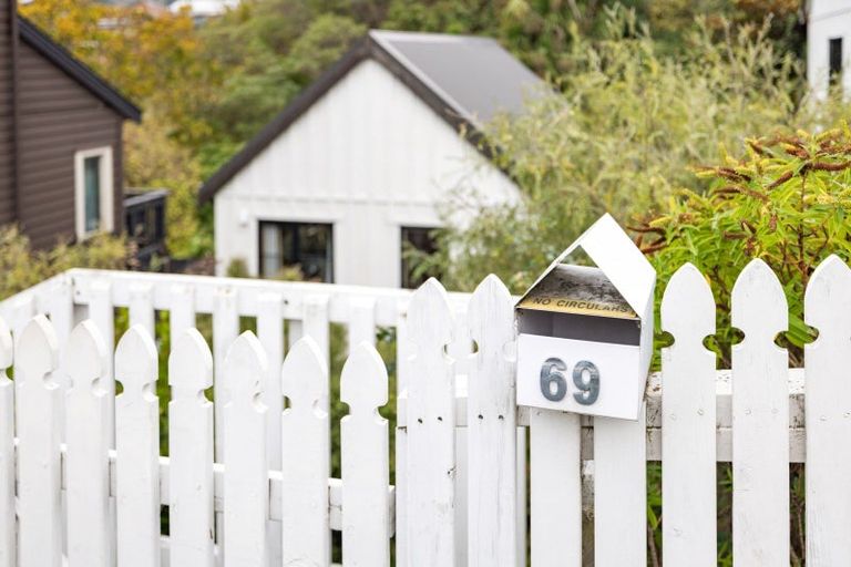 Photo of property in 69 Oxford Street, Lyttelton, 8082