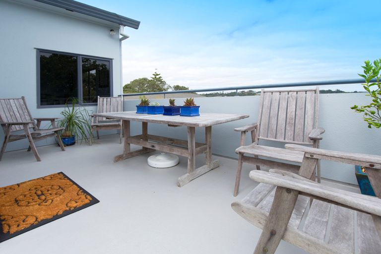 Photo of property in 62 Stanmore Bay Road, Stanmore Bay, Whangaparaoa, 0932