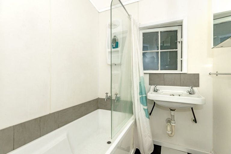 Photo of property in 64 Awapuni Road, Awapuni, Gisborne, 4010