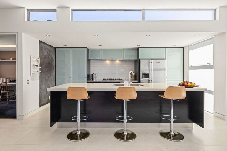 Photo of property in 19 Kilmore Street, Christchurch Central, Christchurch, 8013