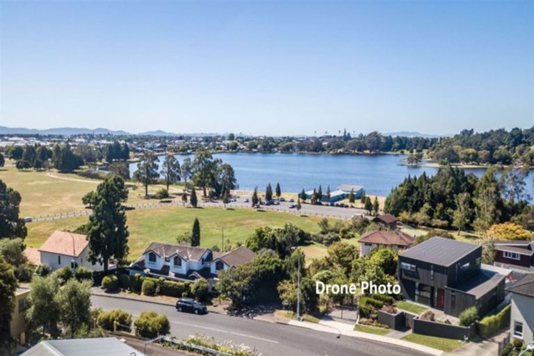 Photo of property in 133 Lake Crescent, Hamilton Lake, Hamilton, 3204