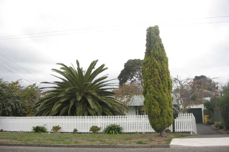 Photo of property in 14 Titoki Road, Raumati Beach, Paraparaumu, 5032