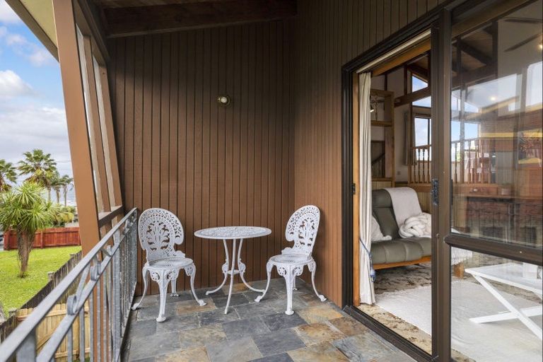 Photo of property in 1/72 Deep Creek Road, Torbay, Auckland, 0630