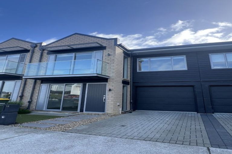 Photo of property in 25 Gunn Way, Hobsonville, Auckland, 0616