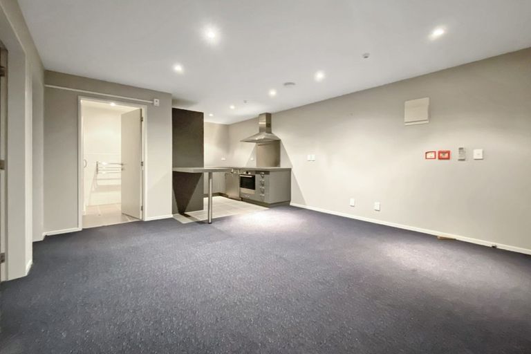 Photo of property in 2/35 Home Street, Mount Victoria, Wellington, 6011