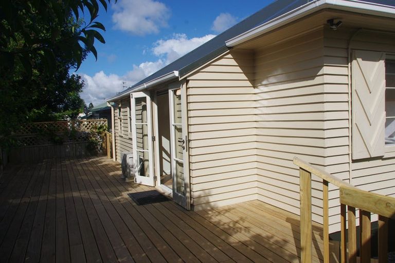 Photo of property in 86 Avondale Road, Avondale, Christchurch, 8061