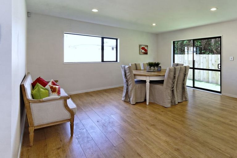 Photo of property in 4136a Great North Road, Glendene, Auckland, 0602