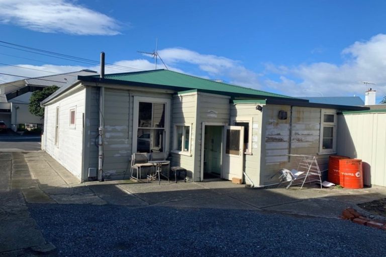 Photo of property in 74 Kilbirnie Crescent, Kilbirnie, Wellington, 6022