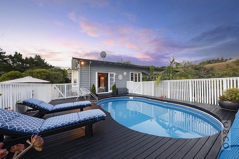 Photo of property in 433 Old North Road, Kumeu, 0892