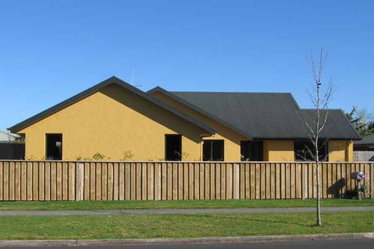 Photo of property in 23 Admiral Crescent, Flagstaff, Hamilton, 3210