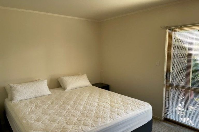 Photo of property in 2/13 Saltburn Road, Milford, Auckland, 0620