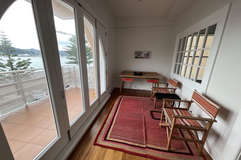 Photo of property in Inverleith Apartments, 3/306 Oriental Parade, Oriental Bay, Wellington, 6011