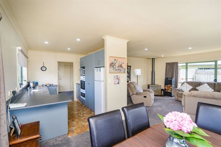 Photo of property in 6 Almond Grove, Feilding, 4702