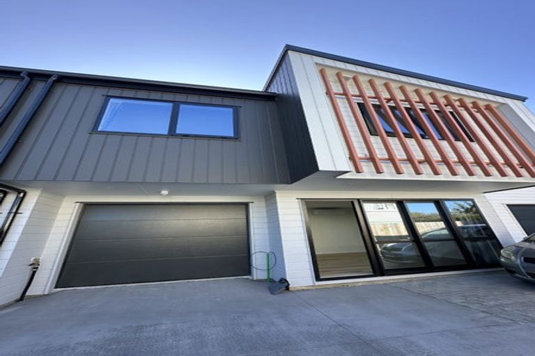 Photo of property in 93 Hutchinsons Road, Bucklands Beach, Auckland, 2014