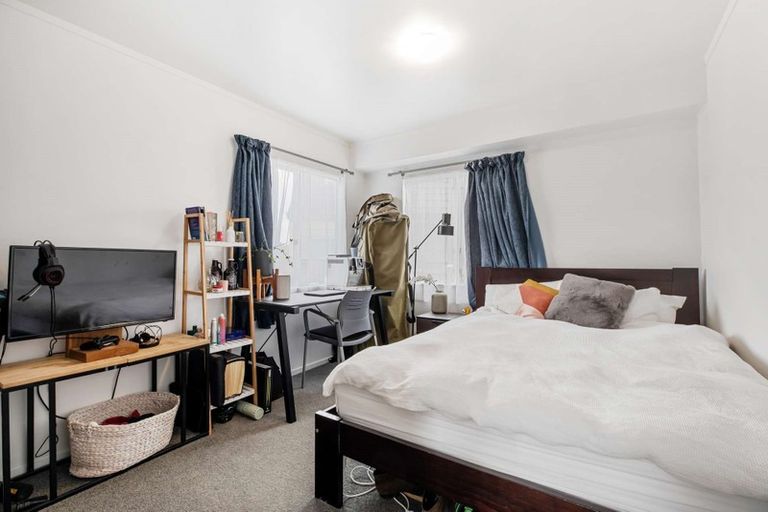 Photo of property in 1/13 Greenstone Place, Clover Park, Auckland, 2019